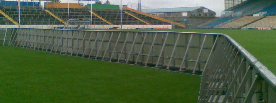 Industry standard Front of stage mojos for events open to the public